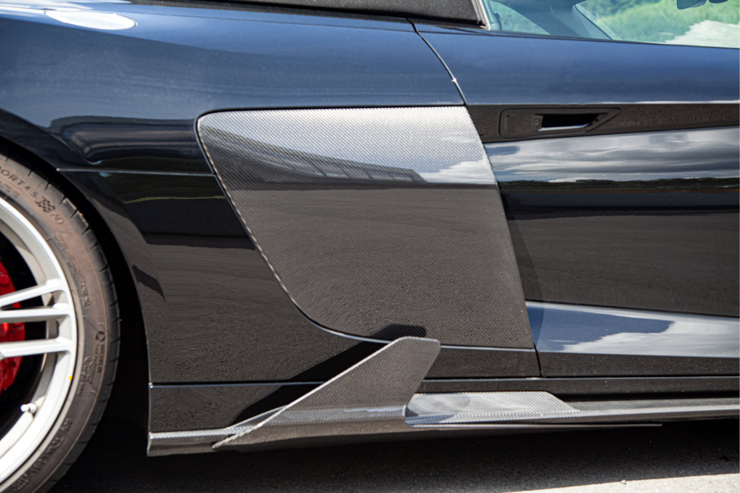 Audi R8 (Gen2) Facelift - Carbon Fiber Side Fins