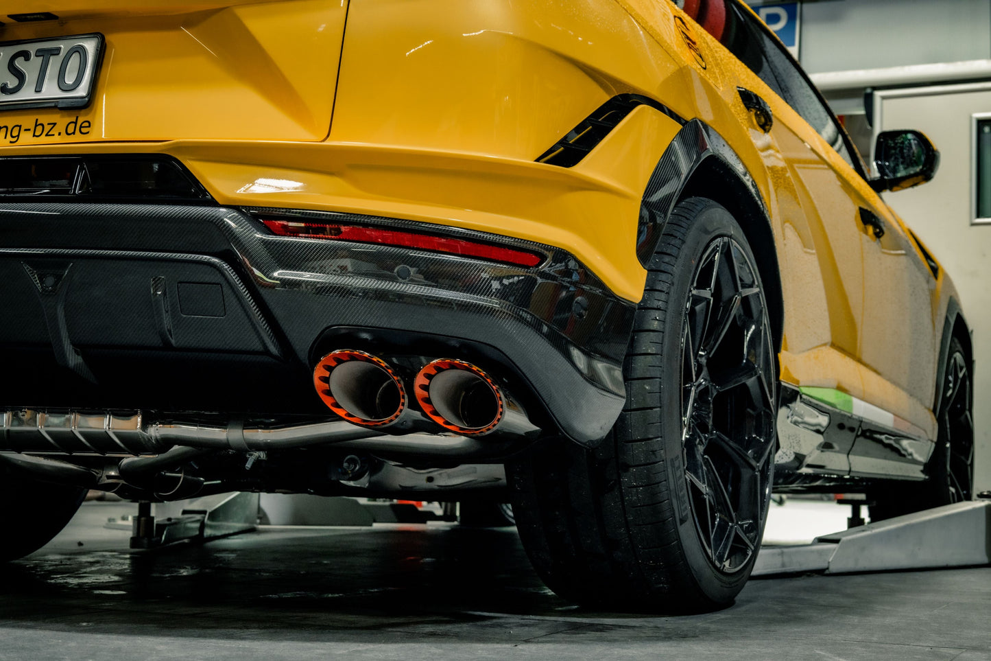 Lamborghini Urus Performante - Valved Exhaust, MidSilencer Spare + Wicrom Tips (OE Actuators)
