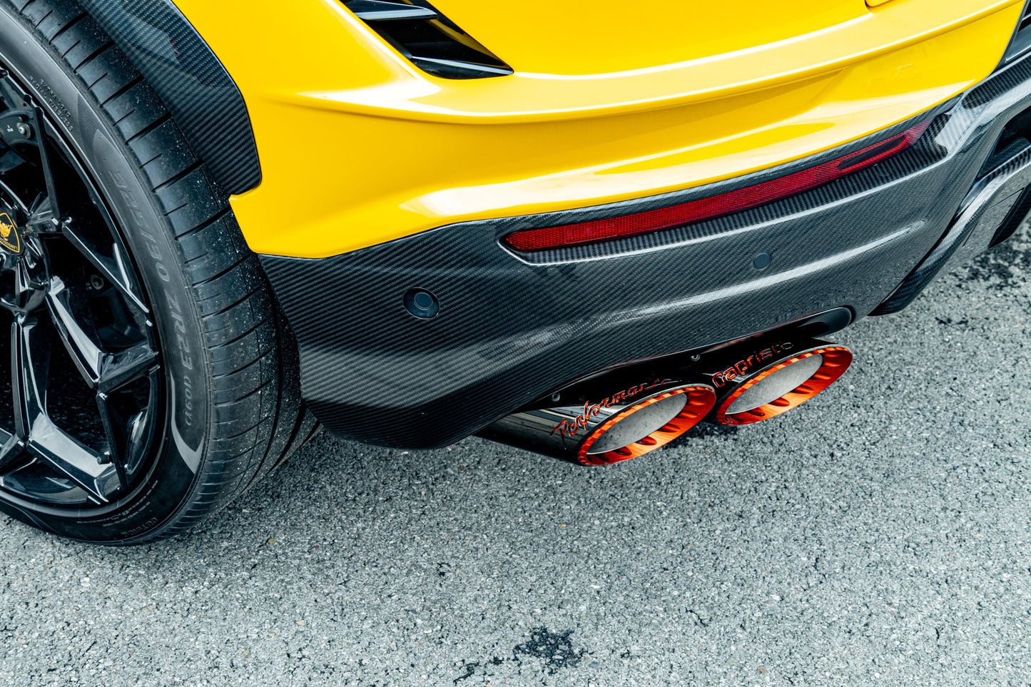 Lamborghini Urus Performante - Valved Exhaust, MidSilencer Spare + Wicrom "Performante" Tips (OE Actuators)